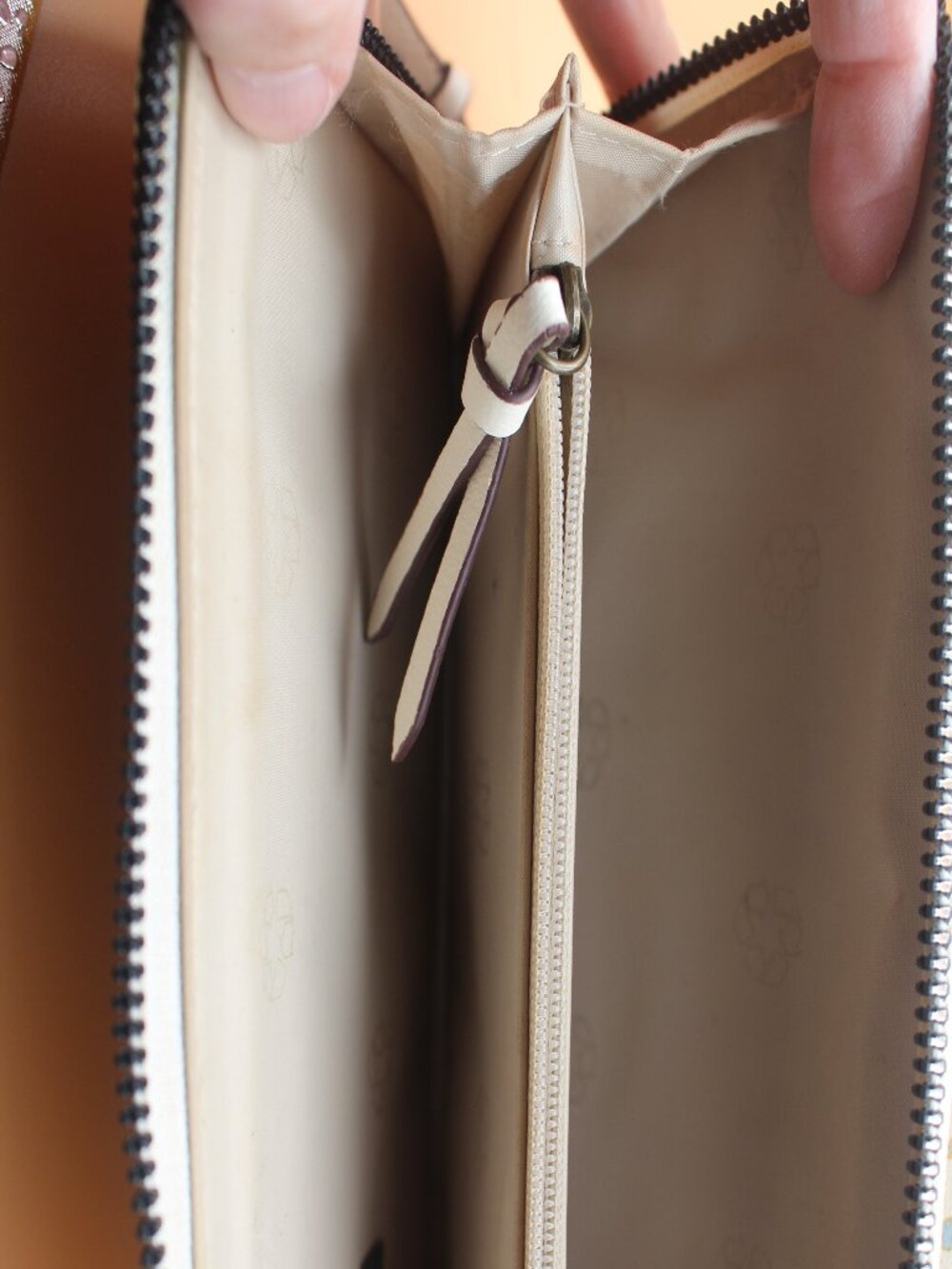 Cream Speckled Print Flap Wallet Wristlet with Zip Compartment 0091 - Picture 6 of 7